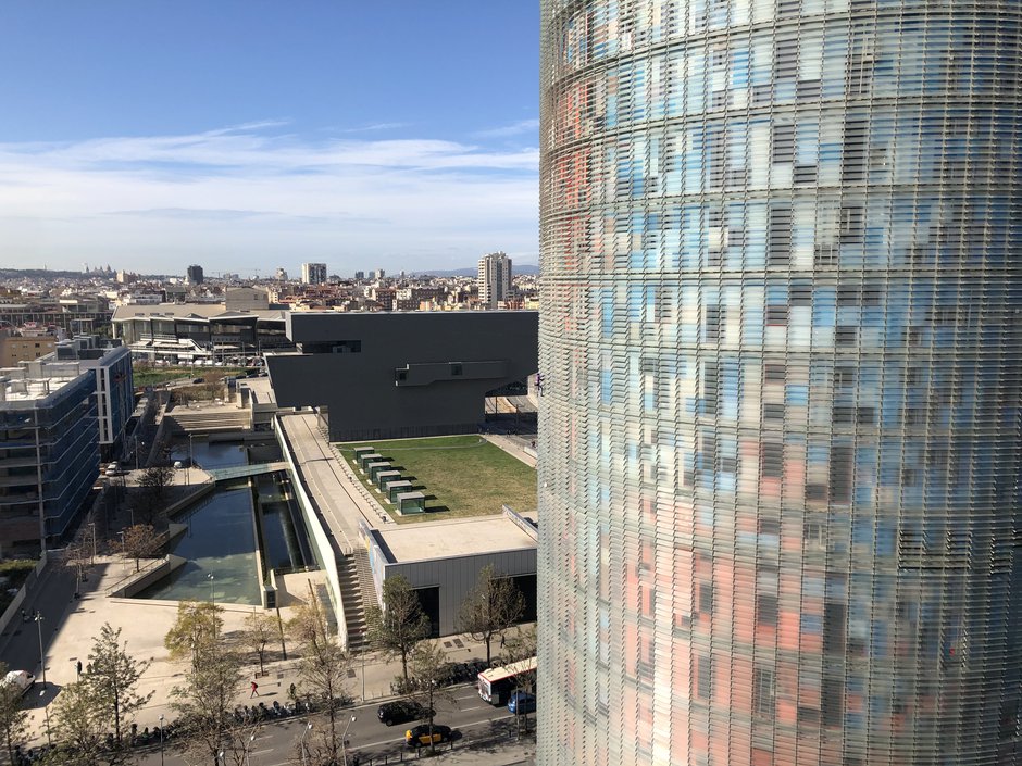 SWNS_BARCA_CLIMB_10.jpg