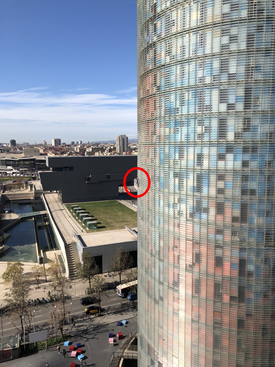 SWNS_BARCA_CLIMB_15.jpg
