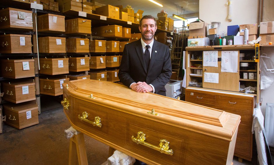 SWNS_COFFIN_JOB_10.jpg