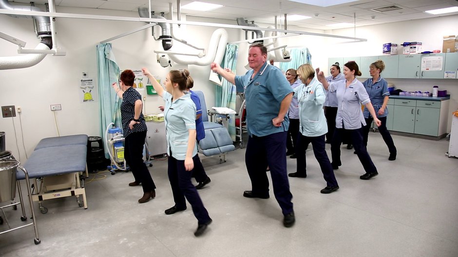 SWNS_HOSPITAL_DANCERS_13.jpg