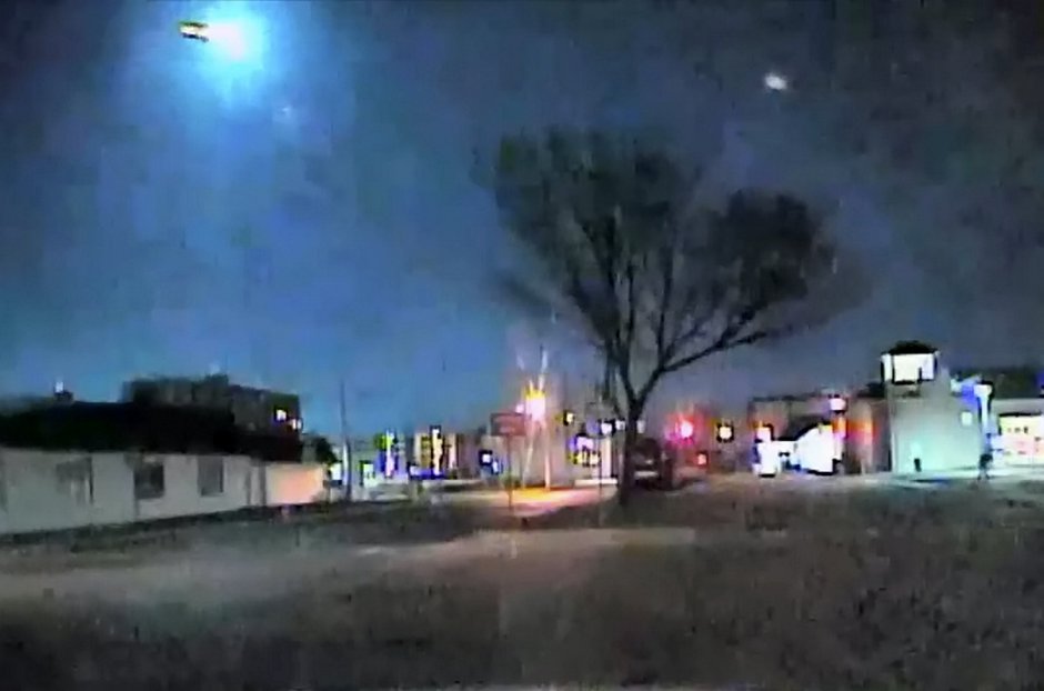 SWNS_METEOR_DASHCAM_04.jpg