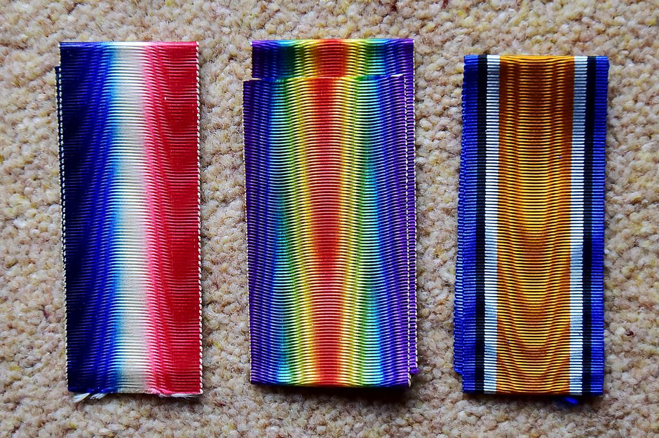 SWNS_NAVY_MEDALS_03.jpg