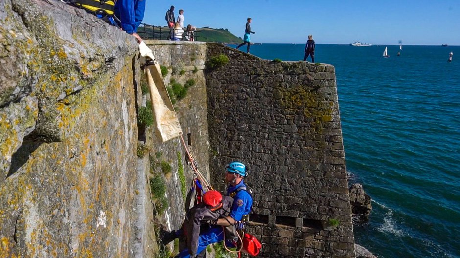 SWNS_STUPID_TOMBSTONING_03.jpg