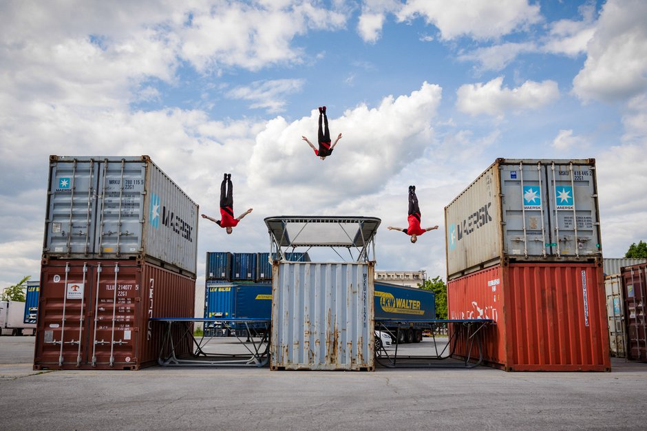 SWNS_TRAMPOLINE_CONTAINERS_011.jpg