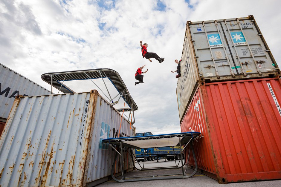 SWNS_TRAMPOLINE_CONTAINERS_012.jpg